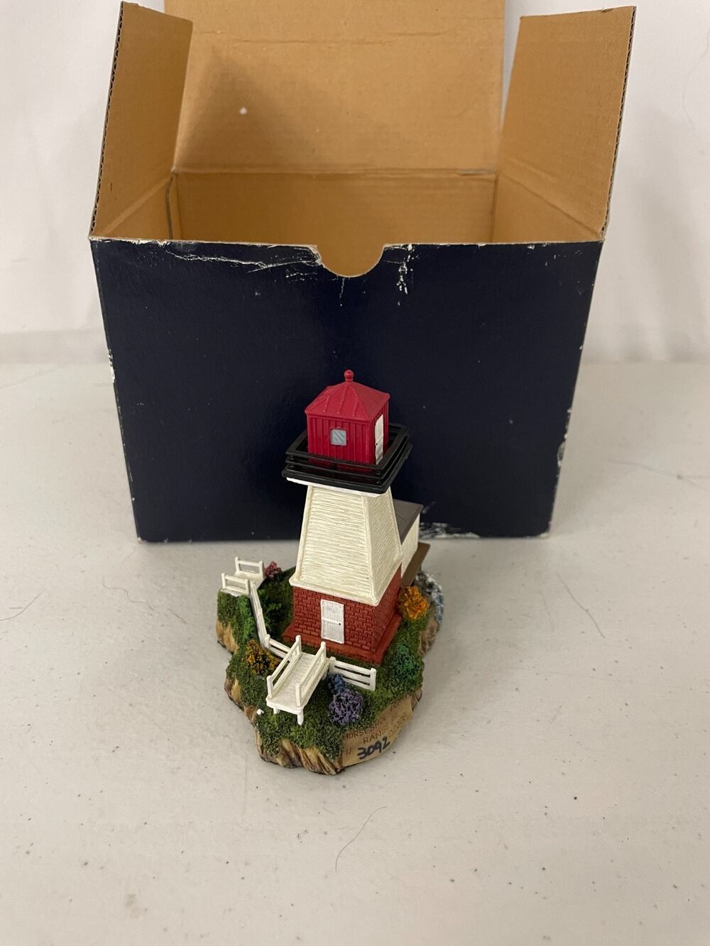 Harbour Lights Collectors Society Exclusive Horseshoe Front Range W/ COA Box